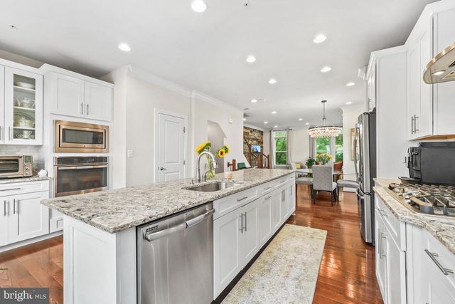 1121 S LINCOLN ST, Arlington, VA 22204