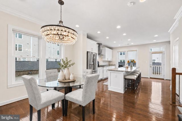 1121 S LINCOLN ST, Arlington, VA 22204