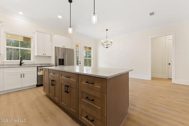 13401 Cox Road, Ocean Springs, MS 39565