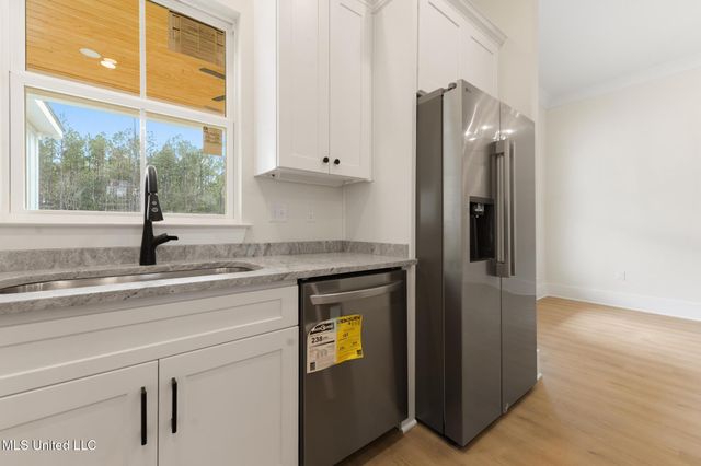 13401 Cox Road, Ocean Springs, MS 39565