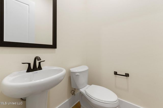 13401 Cox Road, Ocean Springs, MS 39565