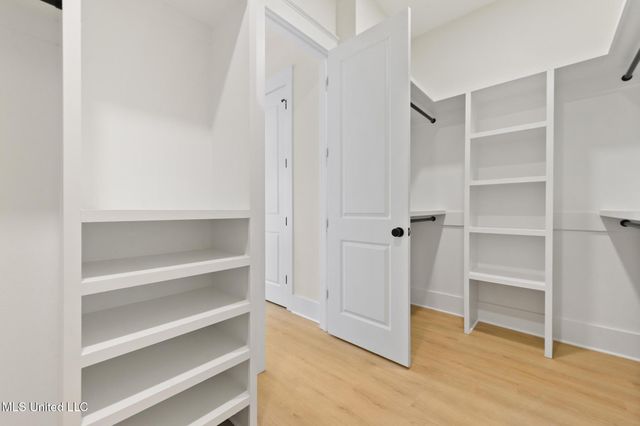 13401 Cox Road, Ocean Springs, MS 39565