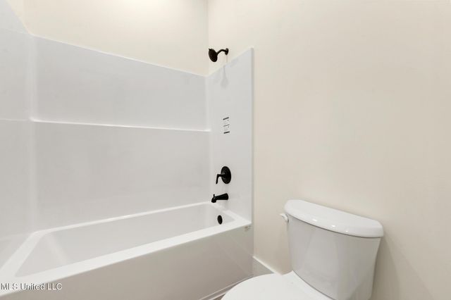 13401 Cox Road, Ocean Springs, MS 39565