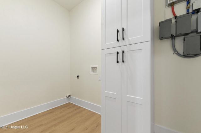 13401 Cox Road, Ocean Springs, MS 39565