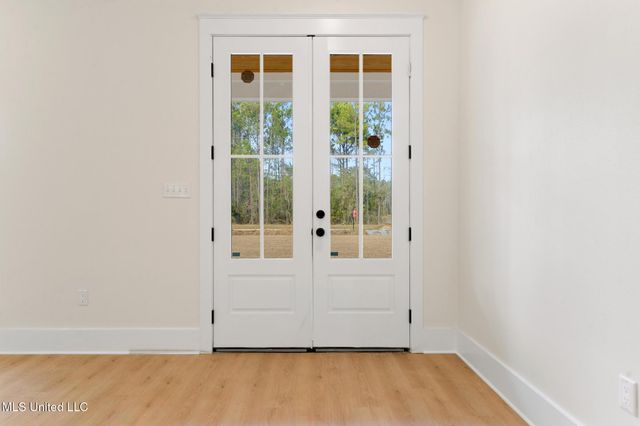 13401 Cox Road, Ocean Springs, MS 39565