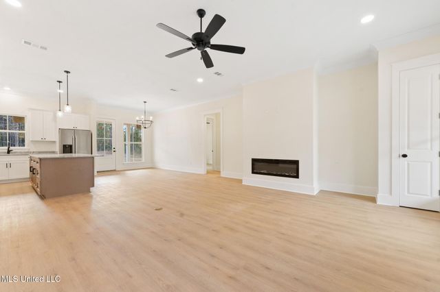 13401 Cox Road, Ocean Springs, MS 39565