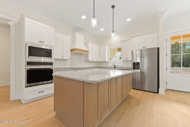 13401 Cox Road, Ocean Springs, MS 39565