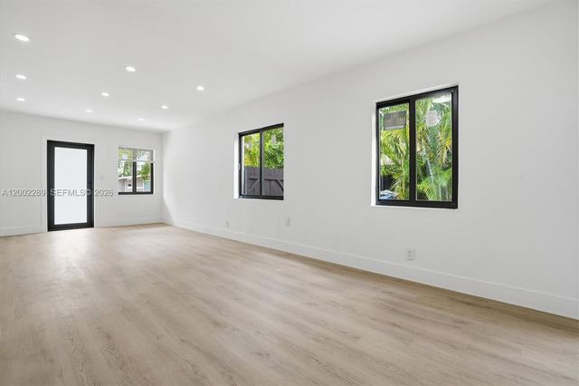1621 SW 11th Ct, Fort Lauderdale, FL 33312