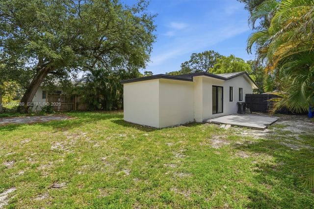 1621 SW 11th Ct, Fort Lauderdale, FL 33312