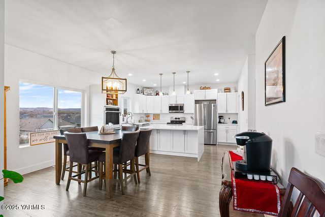 8710 Maclaren Ave, Yakima, WA 98908