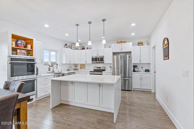 8710 Maclaren Ave, Yakima, WA 98908