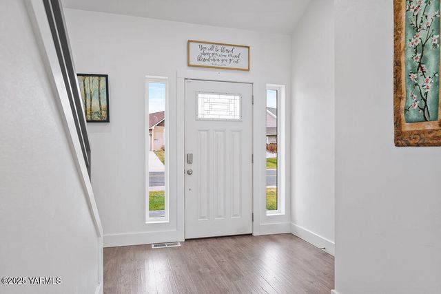 8710 Maclaren Ave, Yakima, WA 98908