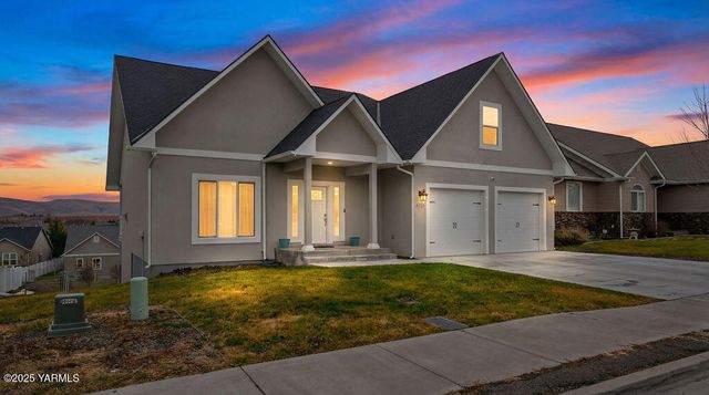 8710 Maclaren Ave, Yakima, WA 98908