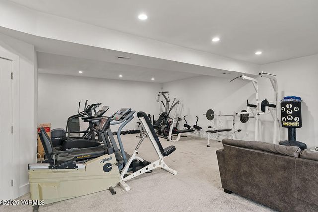 8710 Maclaren Ave, Yakima, WA 98908