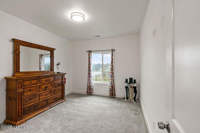 8710 Maclaren Ave, Yakima, WA 98908