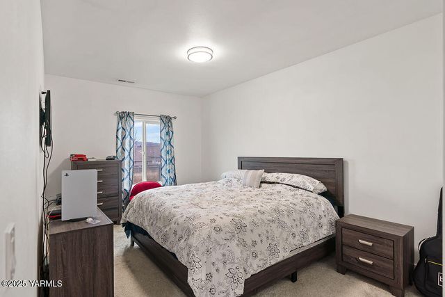 8710 Maclaren Ave, Yakima, WA 98908