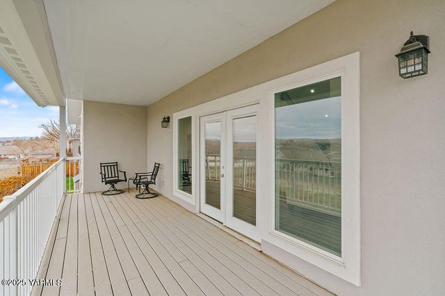 8710 Maclaren Ave, Yakima, WA 98908