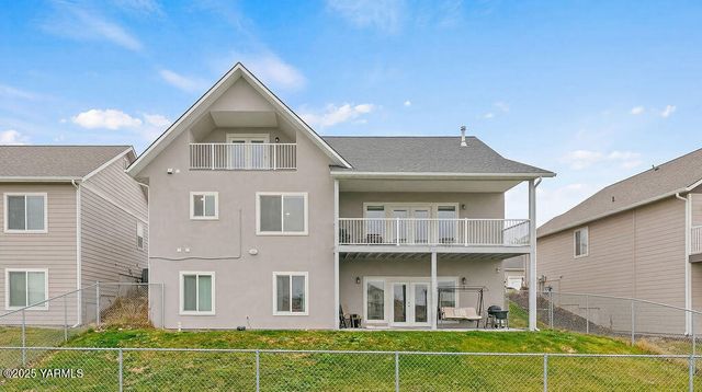 8710 Maclaren Ave, Yakima, WA 98908