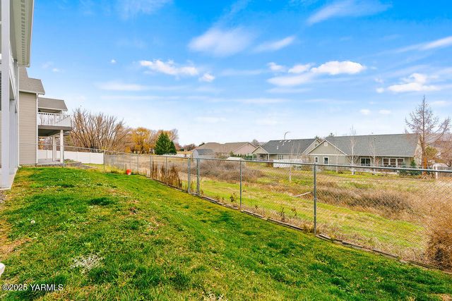 8710 Maclaren Ave, Yakima, WA 98908
