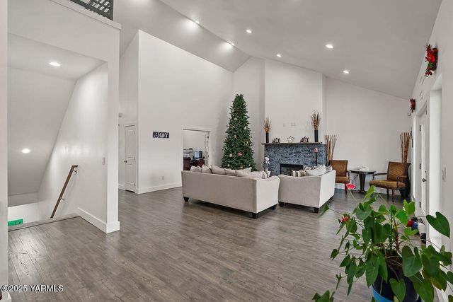 8710 Maclaren Ave, Yakima, WA 98908