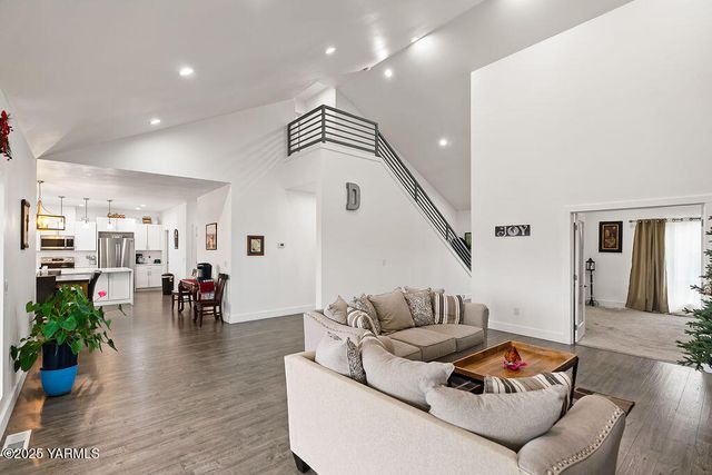 8710 Maclaren Ave, Yakima, WA 98908