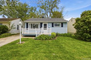 645 E Barrett Avenue E, Madison Heights, MI 48071