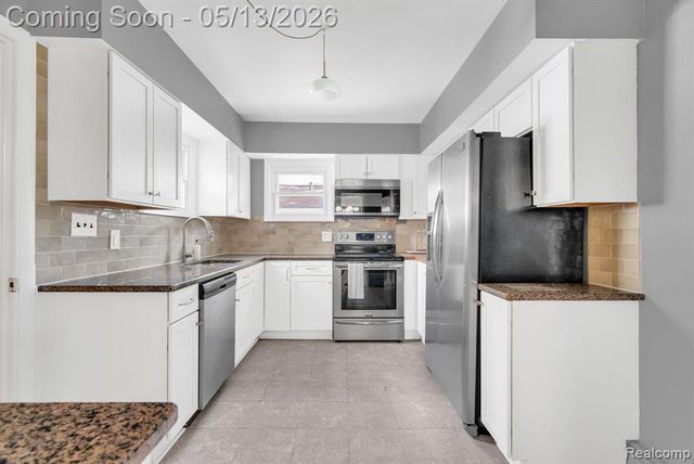3363 Meinrad Drive, Waterford, MI 48329