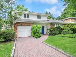 45 Driftwood Drive, Port Washington, NY 11050