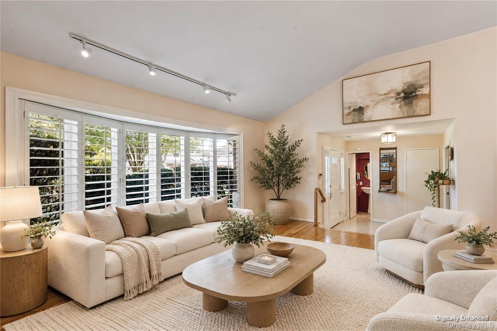 45 Driftwood Drive, Port Washington, NY 11050 — photo 2