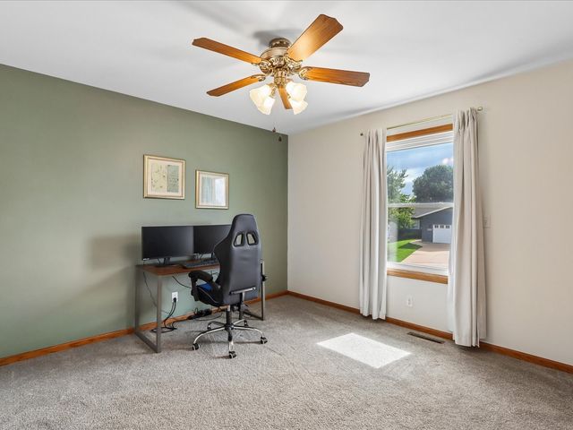3612 King Drive SW, Cedar Rapids, IA 52404