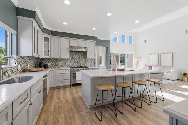 1054 Longfellow Avenue, Campbell, CA 95008