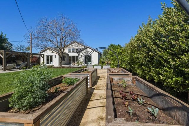 1054 Longfellow Avenue, Campbell, CA 95008