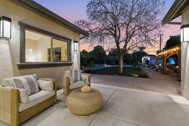 1054 Longfellow Avenue, Campbell, CA 95008