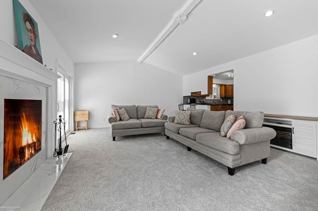 47121 Barbara Road, Macomb Twp, MI 48044