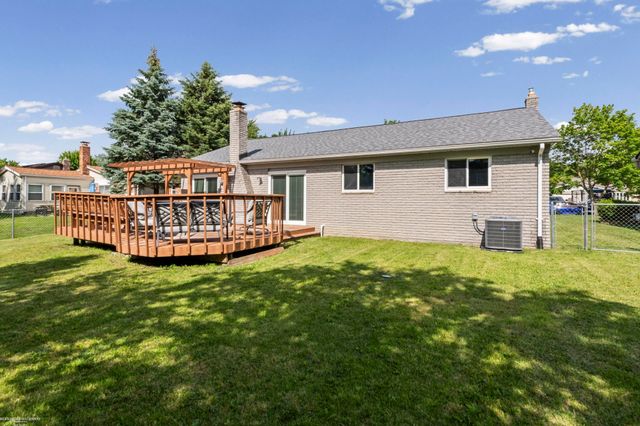 47121 Barbara Road, Macomb Twp, MI 48044