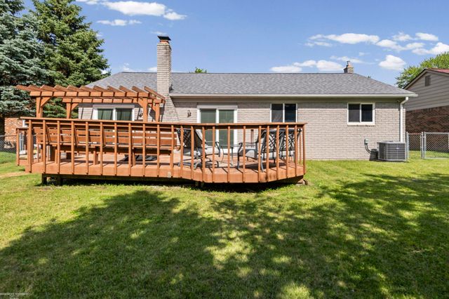 47121 Barbara Road, Macomb Twp, MI 48044