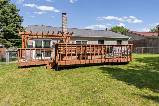 47121 Barbara Road, Macomb Twp, MI 48044