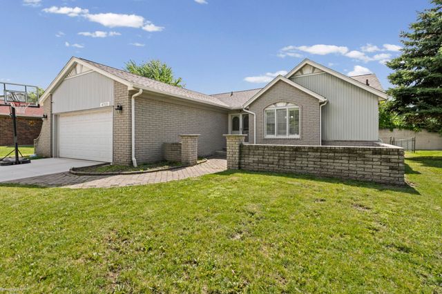 47121 Barbara Road, Macomb Twp, MI 48044