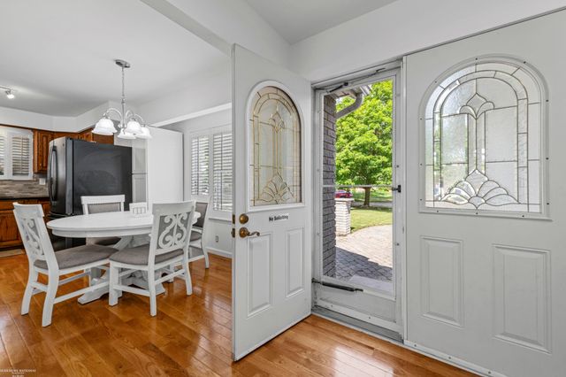 47121 Barbara Road, Macomb Twp, MI 48044