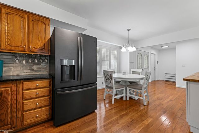 47121 Barbara Road, Macomb Twp, MI 48044