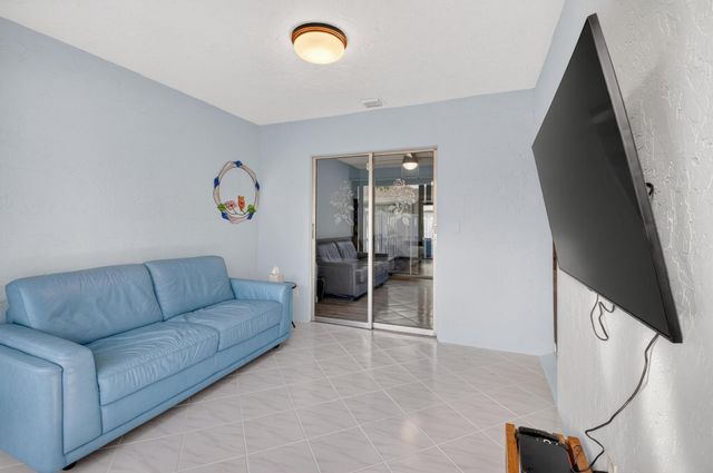 8188 Sweetbriar Way, Boca Raton, FL 33496