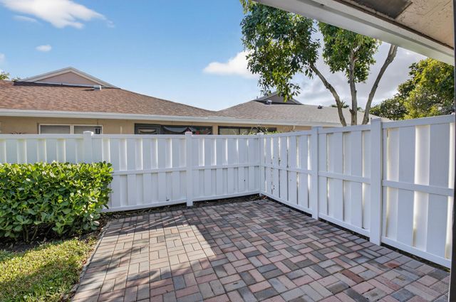 8188 Sweetbriar Way, Boca Raton, FL 33496