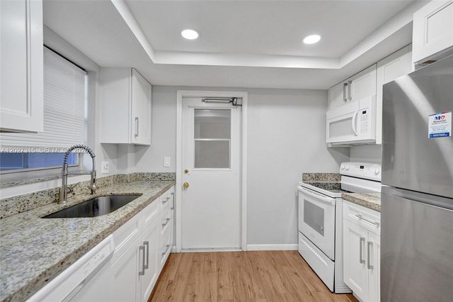 2441 SW 82nd Ave 205, Davie, FL 33324