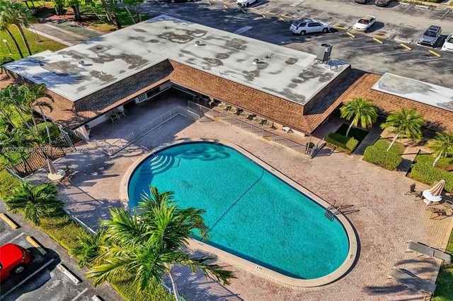 2441 SW 82nd Ave 205, Davie, FL 33324