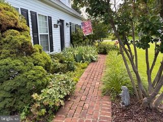 100 LLOYDS RD, Winchester, VA 22602