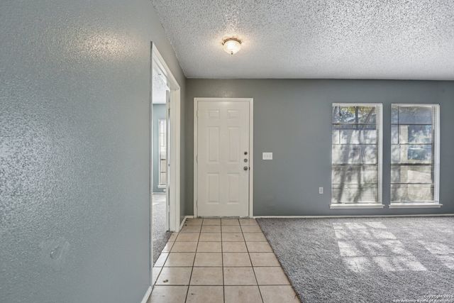 8203 Phoenix, Universal City, TX 78148