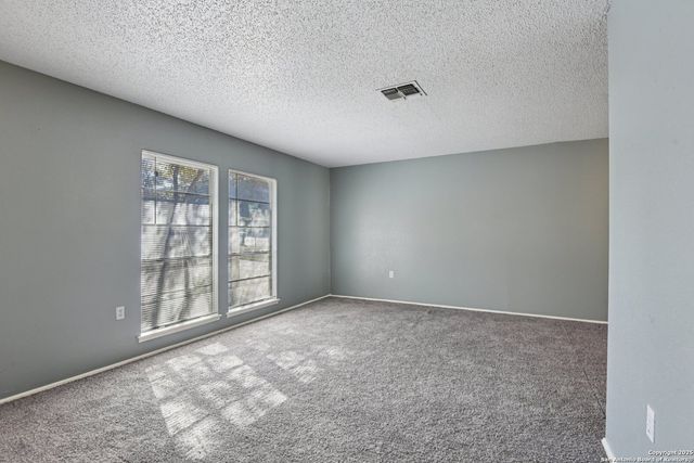 8203 Phoenix, Universal City, TX 78148