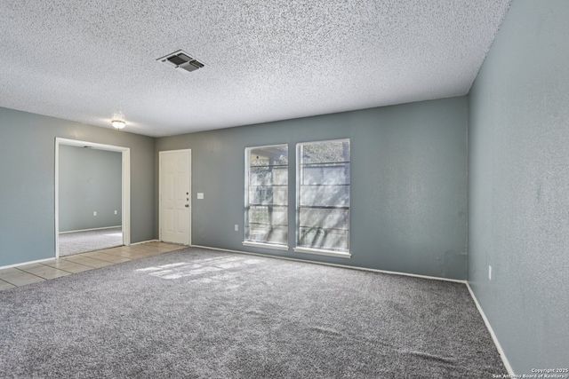 8203 Phoenix, Universal City, TX 78148