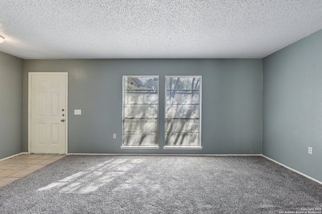 8203 Phoenix, Universal City, TX 78148