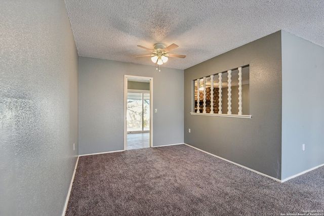 8203 Phoenix, Universal City, TX 78148